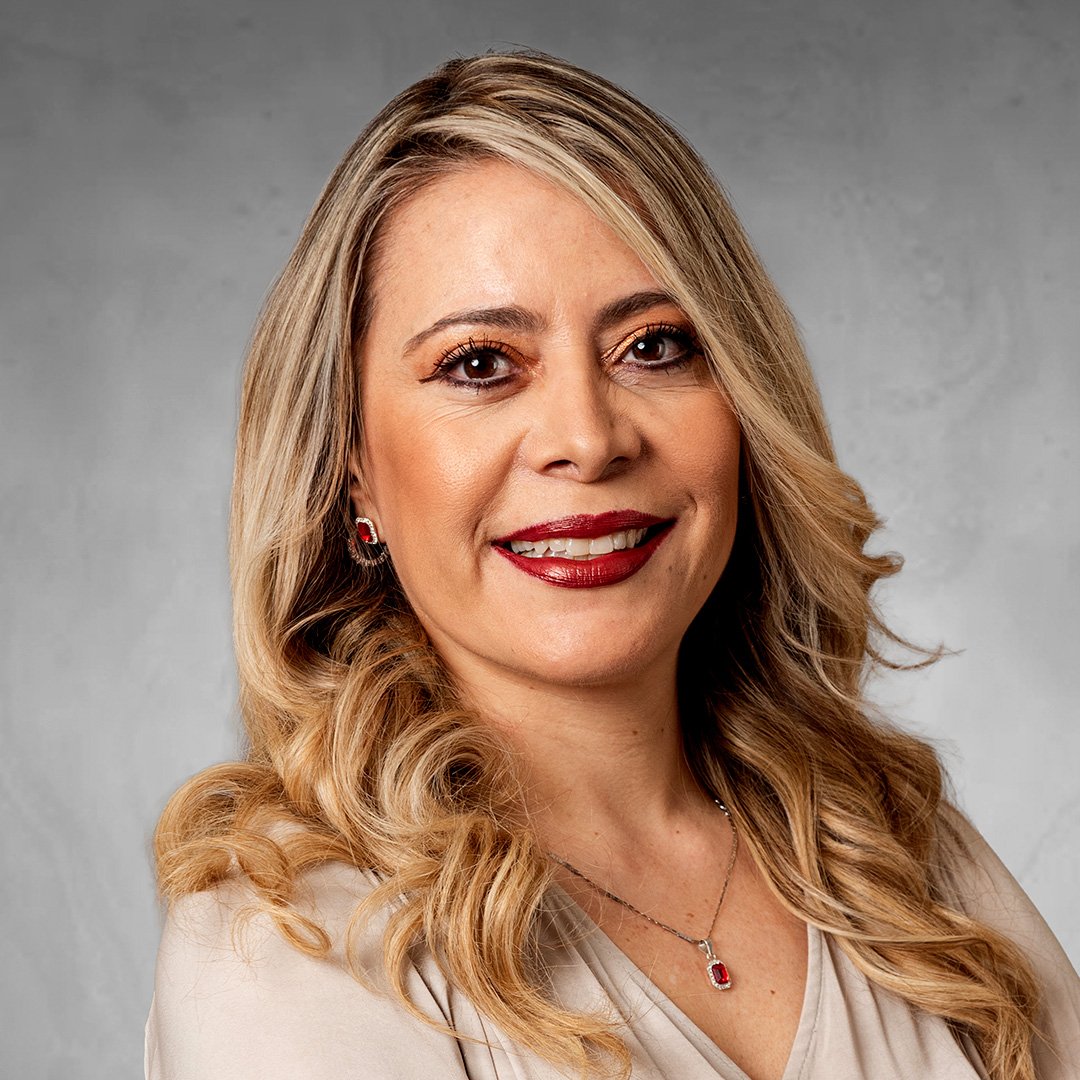 Karina Robledo y G. santamarina mas steta equipo karina robledo 1080x1080